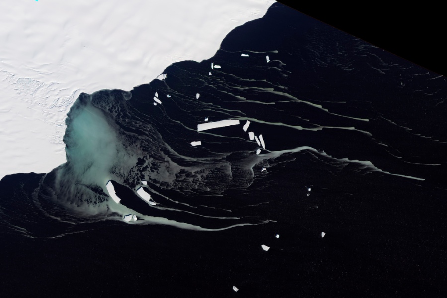Mackenzie Bay, Antarctica. Image: NASA Goddard Space Flight Center